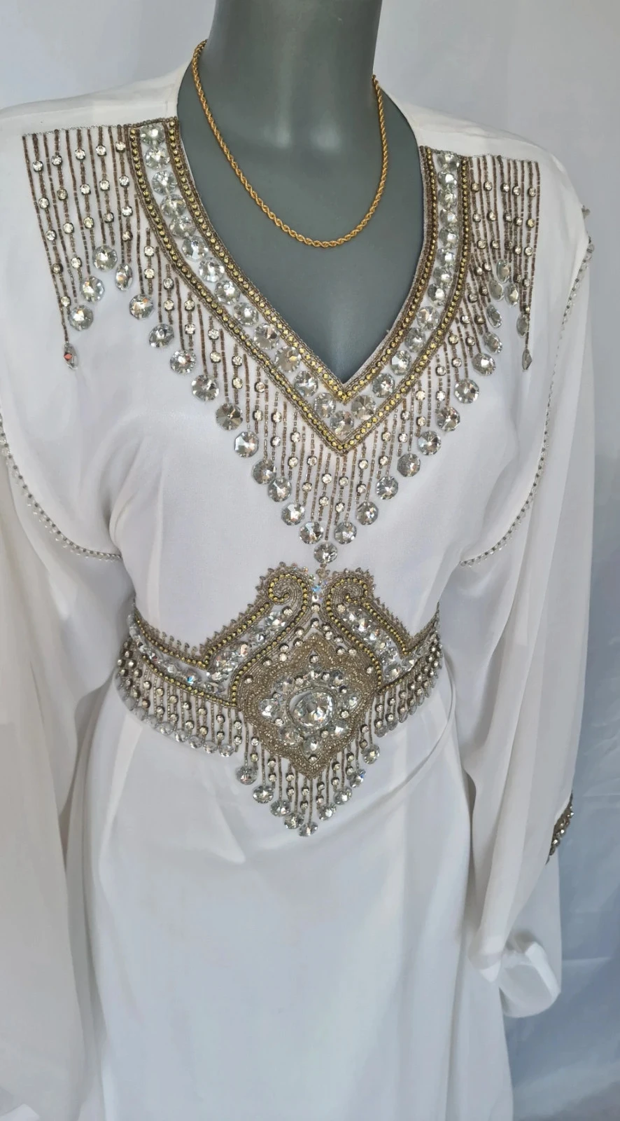 Robe Dubai blanche mariage strass & perles – S/M/L ajustable – portée 1 fois – photo 5